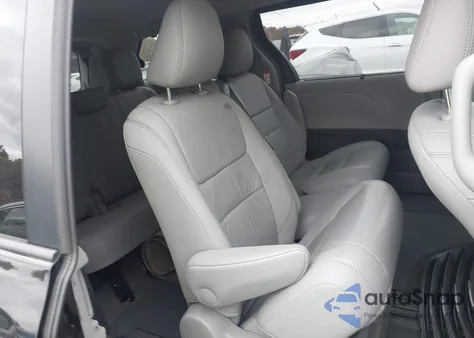 2016 Toyota Sienna Xle 8 Passenger z USA, uszkodzony, nr VIN 5TDYK3DC3GS739194